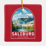 Salzburg Oostenrijk Reizen Kunst Vintage Keramisch Ornament<br><div class="desc">Salzburg retro vector reisontwerp. Salzburg is een Oostenrijkse stad op de grens van Duitsland, met uitzichten van de oostelijke Alpen. De stad is verdeeld door de rivier de Salzach, met middeleeuwse en barokke gebouwen van het voetgangersgebied Altstadt (Oude Stad) op de linkeroever, met uitzicht op de 19e-eeuwse Neustadt (Nieuwe Stad)...</div>