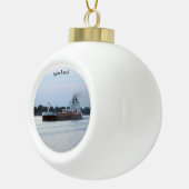 Sam Laud ball of snowflake ornament (Rechts)