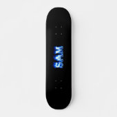Sam skateboard blauw vuur en vlammenontwerp. (Voorkant)