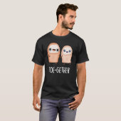 Samen Funny Big Toe Pun Dark BG T-shirt (Voorkant volledig)