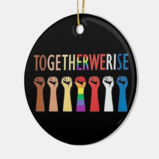 SAMEN STIJGEN WE ROND TREE ORNAMENT (Links)