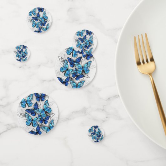 Samenstelling van witte en blauwe vlinders confetti (Groep)