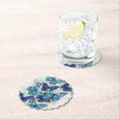 Samenstelling van witte en blauwe vlinders kartonnen onderzetters (Insitu)