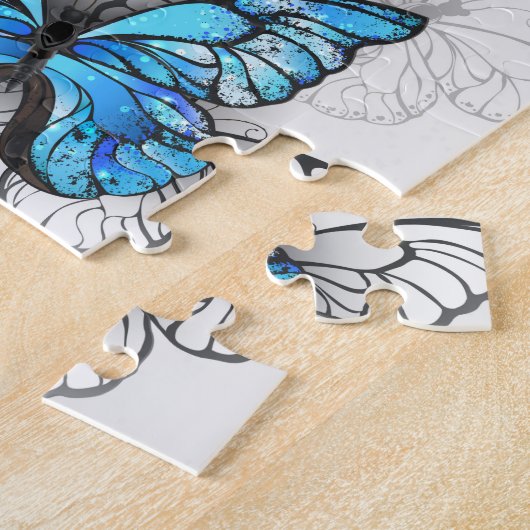 Samenstelling van witte en blauwe vlinders legpuzzel (Zijkant)