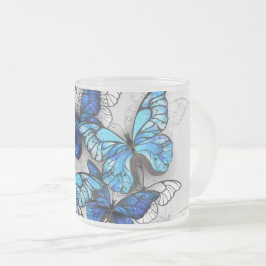 Samenstelling van witte en blauwe vlinders matglas koffiemok (Voorkant rechts)