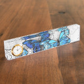 Samenstelling van witte en blauwe vlinders naambordje (Zijkant)