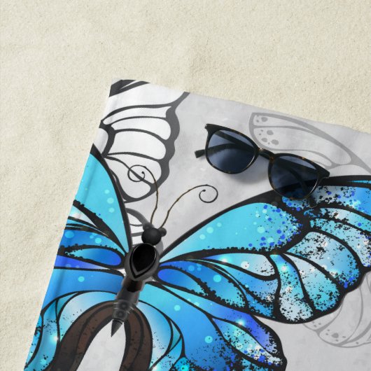 Samenstelling van witte en blauwe vlinders strandlaken (In situ)