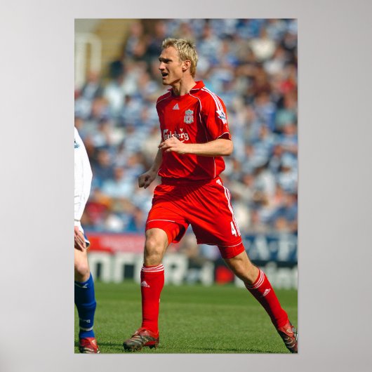 Sami Hyypia speelt voor Liverpool FC Poster (Voorkant)