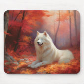 Samojed tussen herfstbladeren inspireert muismat (Voorkant)