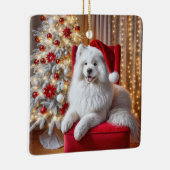 Samojeed met het Pet van de Kerstman Keramisch Ornament (Rechts)