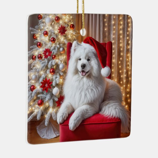 Samojeed met het Pet van de Kerstman Keramisch Ornament (Rechts)