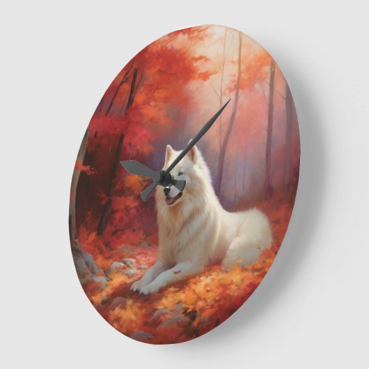 Samoyed in herfstbladeren val inspireert grote klok (Hoek)