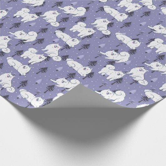 Samoyed Pet Dog met sneeuw op pijnbomen achtergron Cadeaupapier (Hoek)