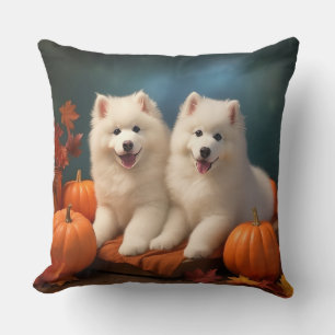 Samoyed Pup Autumn Delight Pompoen  Kussen