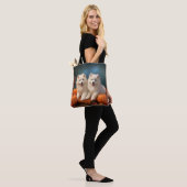 Samoyed Puppy Herfst Delight Pompoen Tote Bag (Op model)