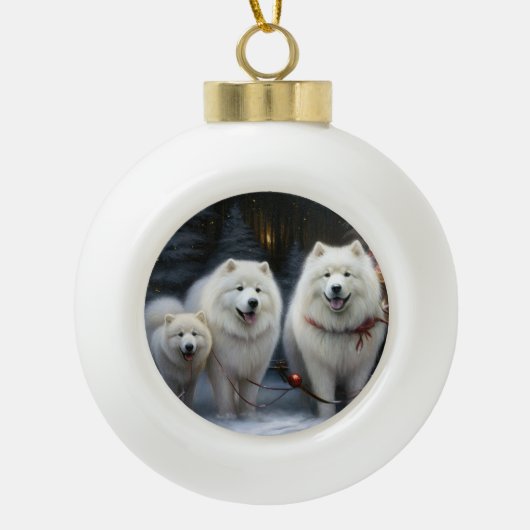 Samoyed Snowy Sleigh Kerstmisdecor Keramische Bal Ornament (Voorkant)