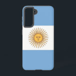 Samsung Galaxy S21 Hoesje Vlag van Argentinië<br><div class="desc">Maak van uw Samsung Galaxy S21 een Argentijns hoogstandje met onze exclusieve cover met de vlag van Argentinië! Deze cover, die met veel aandacht voor detail is gemaakt, laat met trots het iconische ontwerp van de Argentijnse vlag zien. De vlag heeft drie horizontale strepen van lichtblauw en wit, met in...</div>