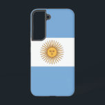Samsung Galaxy S22 Hoesje Vlag van Argentinië<br><div class="desc">Maak van uw Samsung Galaxy S22 een Argentijns hoogstandje met onze exclusieve cover met de vlag van Argentinië! Deze cover, die met veel aandacht voor detail is gemaakt, laat met trots het iconische ontwerp van de Argentijnse vlag zien. De vlag heeft drie horizontale strepen van lichtblauw en wit, met in...</div>