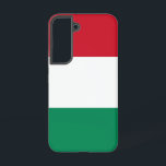 Samsung Galaxy S22 Hoesje Vlag van Hongarije<br><div class="desc">Voeg een vleugje Hongaars trots toe aan je Samsung Galaxy S22 met onze exclusieve cover met de Hongaarse vlag! Deze cover, die met zorgvuldige aandacht voor detail is gemaakt, viert het Hongaarse erfgoed en de culturele rijkdom. Het ontwerp toont trots het iconische driekleurenpatroon van rode, witte en groene horizontale strepen,...</div>