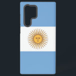 Samsung Galaxy S22 Ultra Hoesje met Argentijnse vl<br><div class="desc">Maak van uw Samsung Galaxy S22 Ultra een Argentijnse trots met onze exclusieve cover met de vlag van Argentinië! Deze cover, die met veel aandacht voor detail is gemaakt, laat met trots het iconische ontwerp van de Argentijnse vlag zien. De vlag heeft drie horizontale strepen van lichtblauw en wit, met...</div>