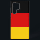 Samsung Galaxy S22 Ultra Hoesje met Duitse vlag<br><div class="desc">Transformeer uw Samsung Galaxy S22 Ultra in een toonbeeld van Duitse trots met onze exclusieve cover met de vlag van Duitsland! Deze cover, die met veel aandacht voor detail is gemaakt, laat met trots het iconische ontwerp van de Duitse vlag zien. De vlag toont drie horizontale strepen van zwart, rood...</div>