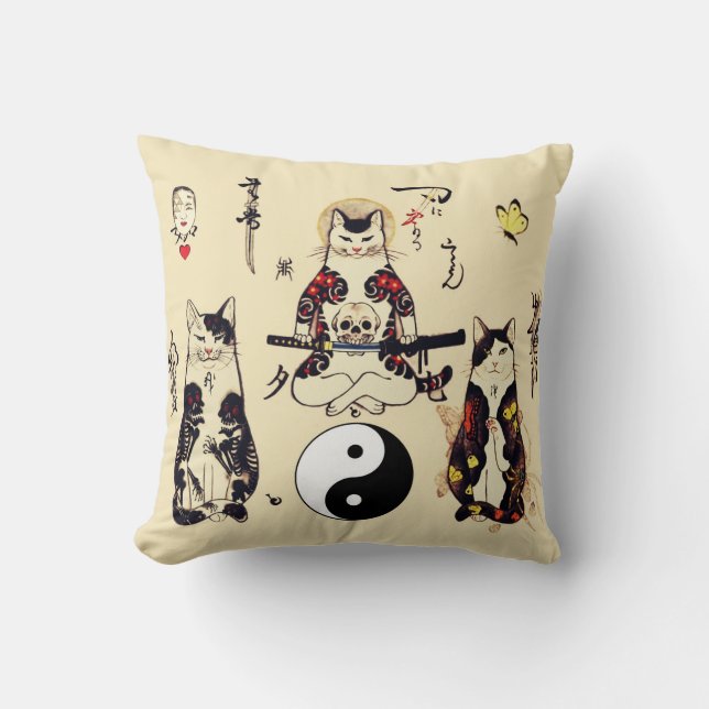 SAMURAI-KATTEN IN SKULL, SKELETON, BUTTERFLY-TATTO KUSSEN (Voorkant)