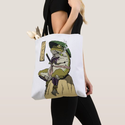 Samurai Kikker: Bewaker van de Lotus Tote Bag (Dichtbij)