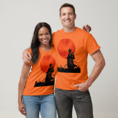 Samurai-krijger onder de rode maan t-shirt (Unisex)