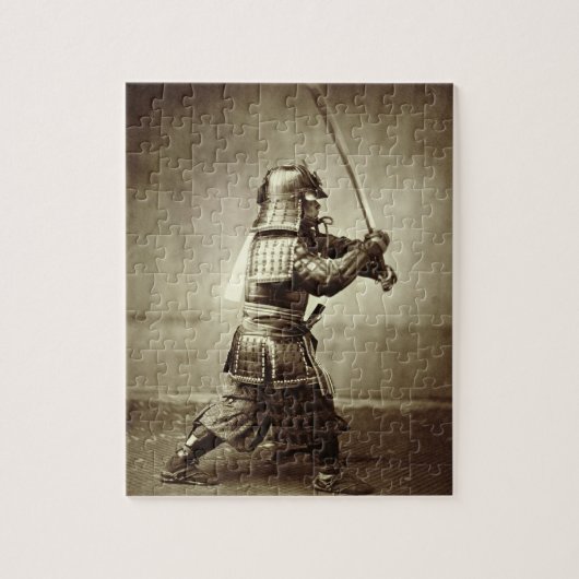 Samurai met verhoogd zwaard, c.1860 (albumenafdruk legpuzzel (Verticaal)