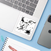 Samurai onder dennenboom - Sumi-e inktstijl Sticker (Laptop met iPhone)