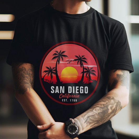 San Diego California Retro Sunset Souvenirs 60s T-shirt