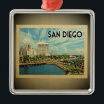 San Diego California Vintage Travel Ornament<br><div class="desc">Een cool  San Diego-ornament met een indrukwekkend uitzicht van de skyline in de stad met de haven op de voorgrond.</div>