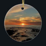 San Diego Sunset II California Seascape Keramisch Ornament<br><div class="desc">De westkust van de VS staat bekend om zijn prachtige zonsondergangen op de oceaan. Hier is de tweede in een reeks van drie van een bijzonder mooie zonsondergang in de buurt van San Diego, CA. Ik weet niet zeker of de stad precies is, maar dit strand was waarschijnlijk het dichtst...</div>