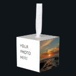 San Diego Sunset II California Seascape Kubus Ornament<br><div class="desc">De westkust van de VS staat bekend om zijn prachtige zonsondergangen op de oceaan. Hier is de tweede in een reeks van drie van een bijzonder mooie zonsondergang in de buurt van San Diego, CA. Ik weet niet zeker of de stad precies is, maar dit strand was waarschijnlijk het dichtst...</div>