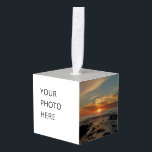 San Diego Sunset II California Seascape Kubus Ornament<br><div class="desc">De westkust van de VS staat bekend om zijn prachtige zonsondergangen op de oceaan. Hier is de tweede in een reeks van drie van een bijzonder mooie zonsondergang in de buurt van San Diego, CA. Ik weet niet zeker of de stad precies is, maar dit strand was waarschijnlijk het dichtst...</div>