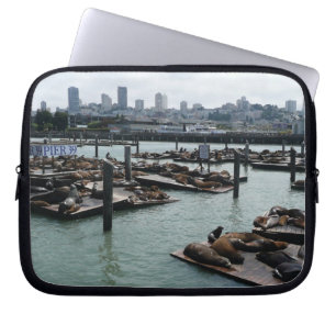 San Francisco en Pier 39 Zee Lions City Skyline Laptop Sleeve