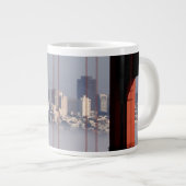 San Francisco Skyline van Golden Gate Bridge. Grote Koffiekop (Voorkant rechts)