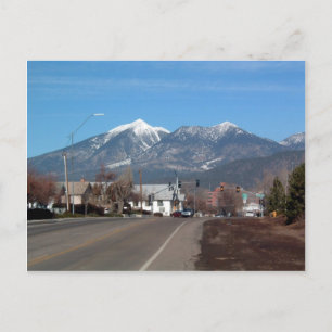 San Fransisco-bergen die over de vlagstaf heen kij Briefkaart