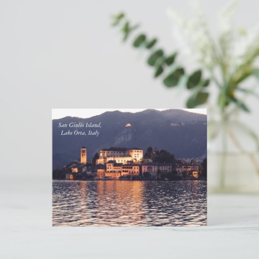 San Giulio Island, Lake Orta, Italië, bij schemeri Briefkaart (Staand voorkant)