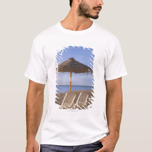 Sand Beach Chairs with Umbrella T-shirt (Voorkant)