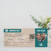 Sand Beige & Ocean Teal Boarding Pass Wedding Kaart (Staand voorkant)