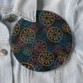 Sand Dollar Lines Red Yellow Blue Ronde Button 6,0 Cm (In situ)