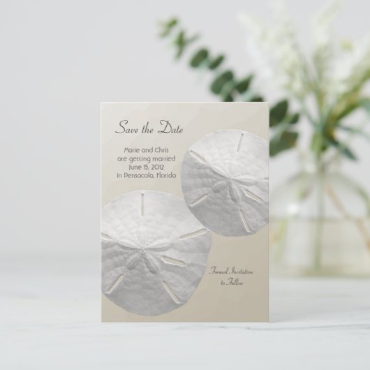Sand Dollar Save the Date Beach Theme Wedding Aankondigingskaart (Staand voorkant)