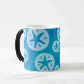 Sand Dollar White en Blue Pattern Magische Mok (Voorkant links)