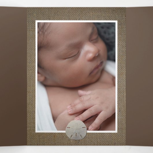 Sand Dollars & Burlap, 5 Foto Collage Baby Birth Drieluik Aankondiging (Binnenkant midden)