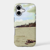 Sandaal op tropisch strand