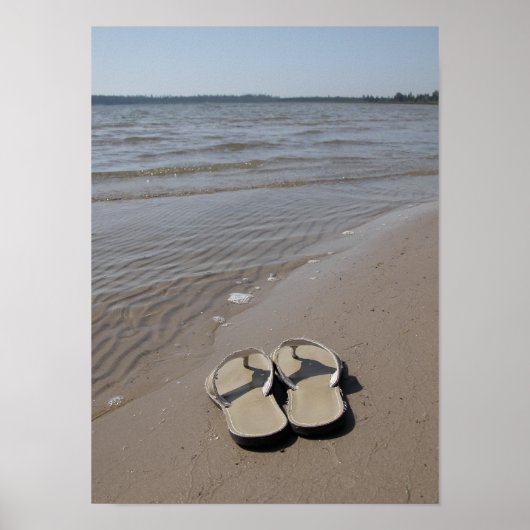 Sandalen op het strand poster (Voorkant)