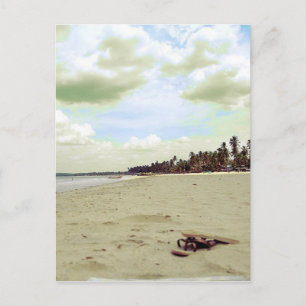 Sandalen op tropisch strand briefkaart
