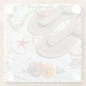 Sandalen, zeeschelpen en Starfish in de strand Glazen Onderzetter (Achterkant)