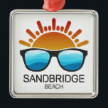 Sandbridge Beach Virginia Zonnebril Metalen Ornament<br><div class="desc">Als je het idee van Virginia Beach leuk vindt,  maar niet zozeer de massa's die er vaak mee komen,  dan kan Sandbridge Beach een slimme optie voor je zijn</div>